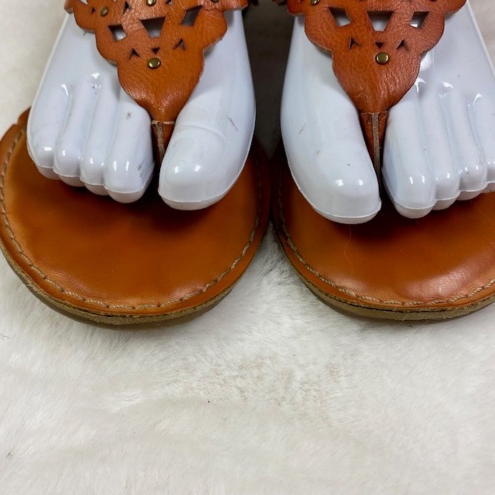 Rock & Candy by ZiGi Studded Cut Out Thong Sandals, size 8.5 - Picture 4 of 11
